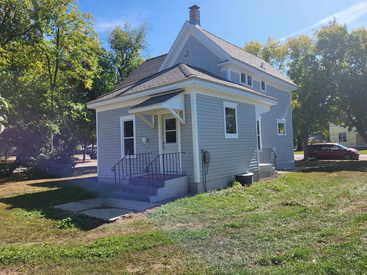 32 4th St E - Photo 2 of 23