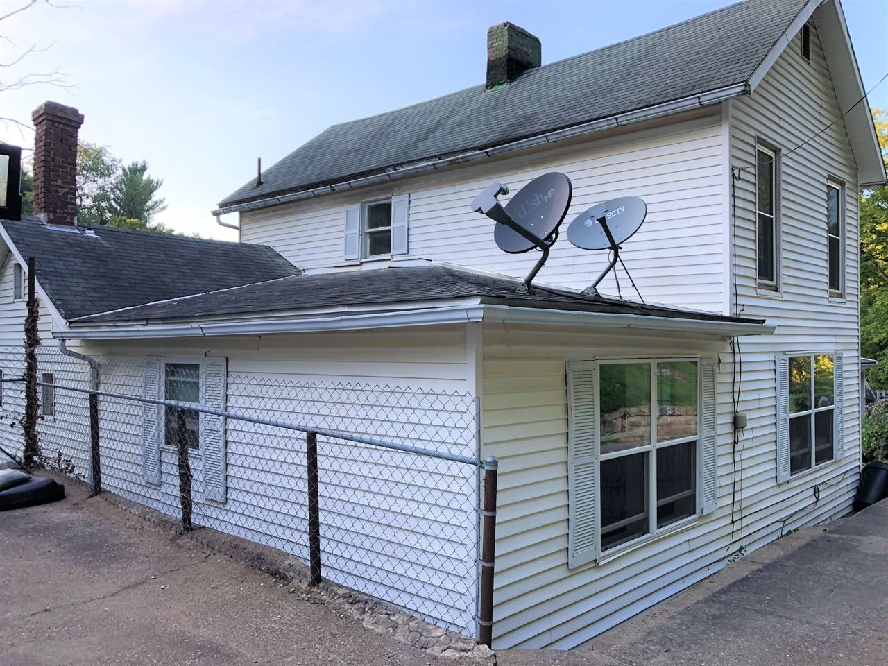 126 Lincoln Hl #NA - Photo 2 of 17