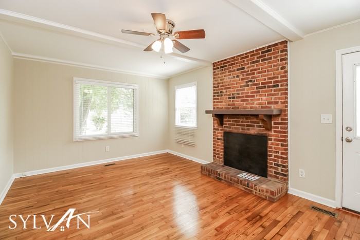 3402 Regents Park Ln - Photo 3 of 16