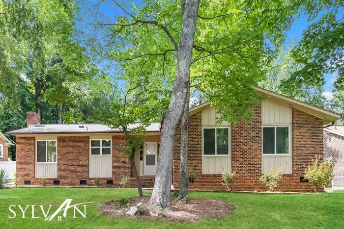 3402 Regents Park Ln - Photo 2 of 16