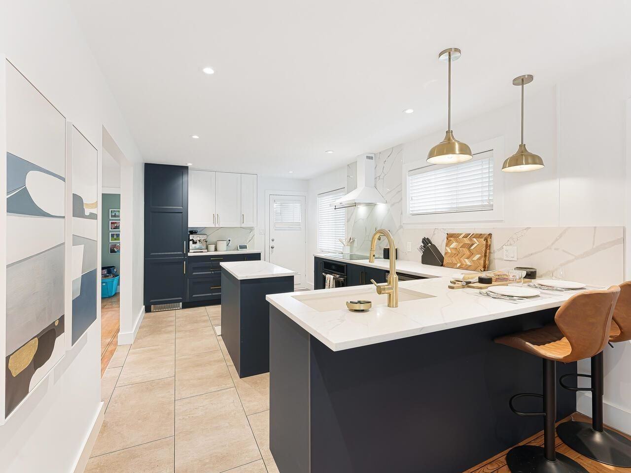 1131 Wellington Drive - Photo 3 of 13