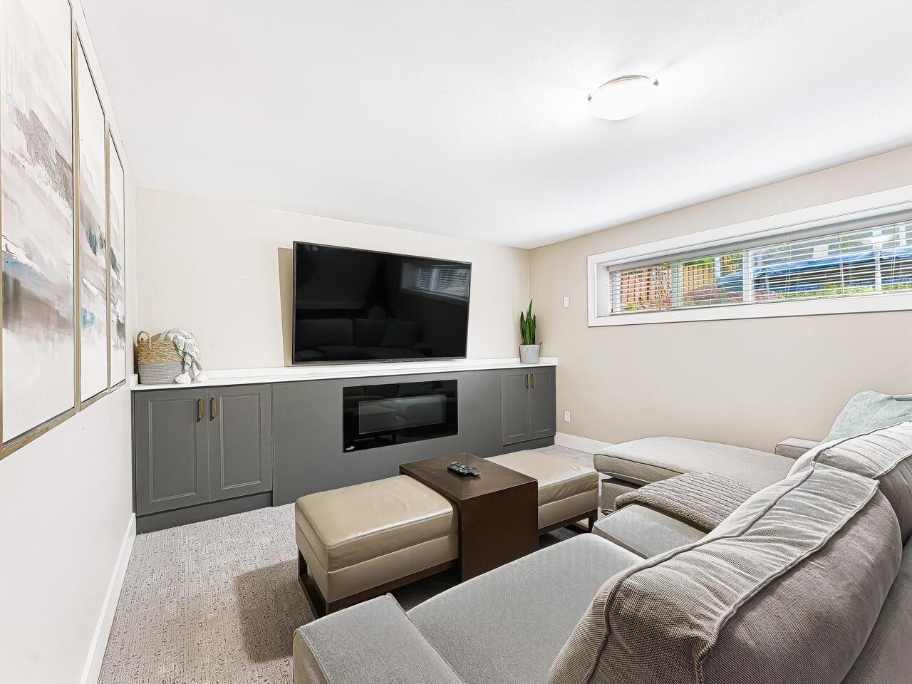 1131 Wellington Drive - Photo 5 of 13