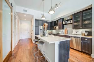 featured image of 2500 Mckinney Avenue