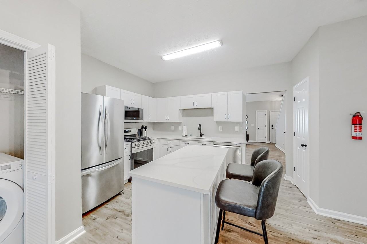 Jackson Shoals Ct - Photo 3 of 17