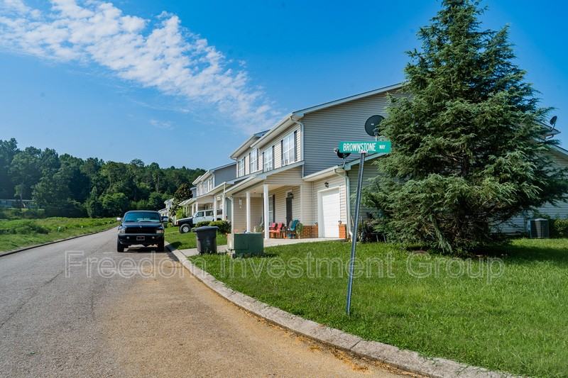 120 Stone Gate Cir - Photo 3 of 20