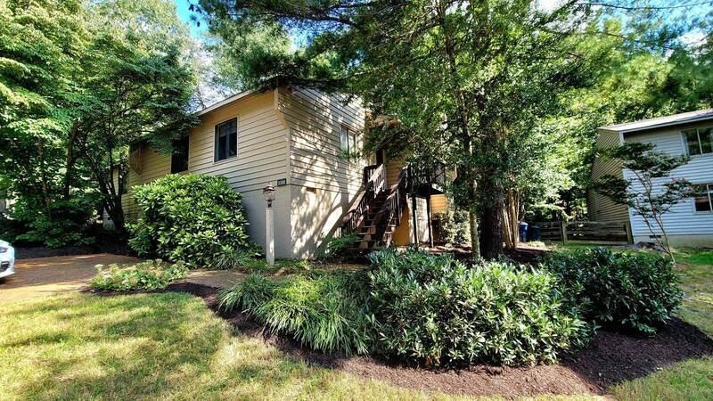 2302 Boulder Run Ct - Photo 2 of 24