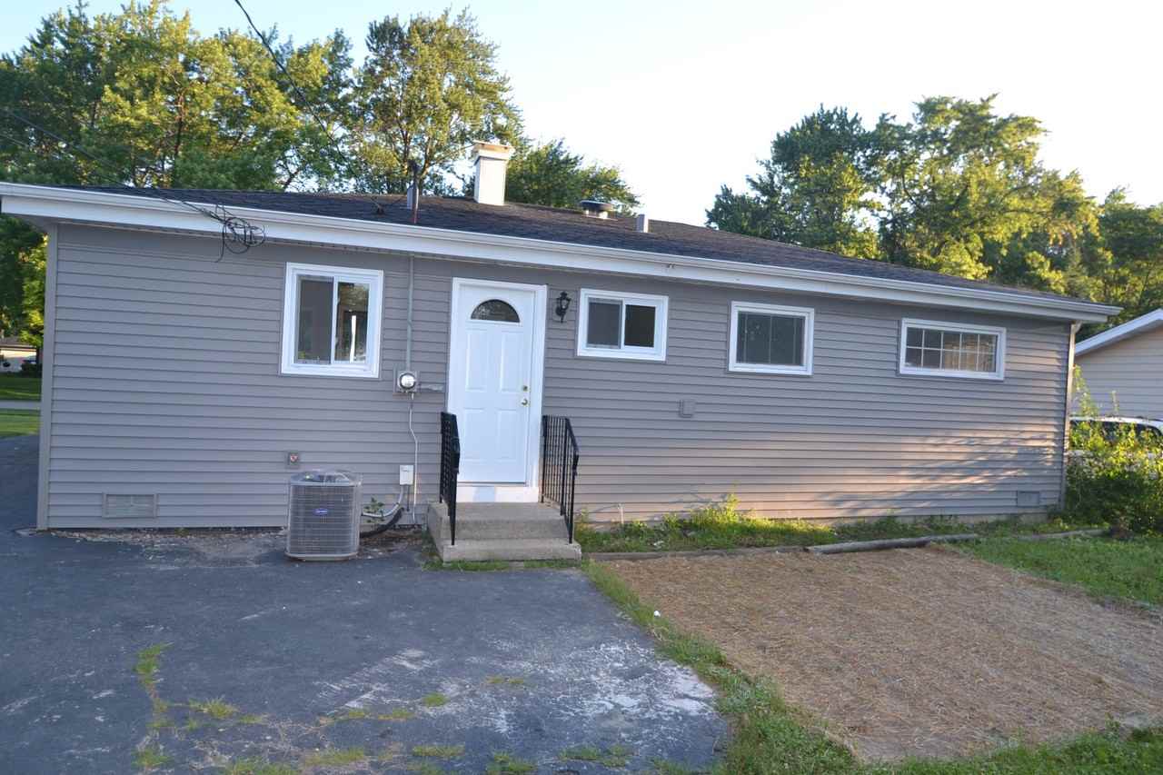 617 W Plymouth St - Photo 2 of 8