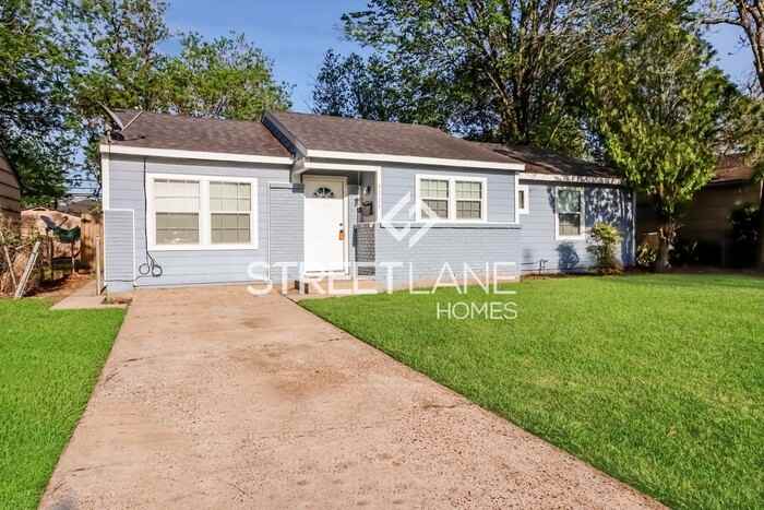 9329 Chesterfield Dr - Photo 2 of 16