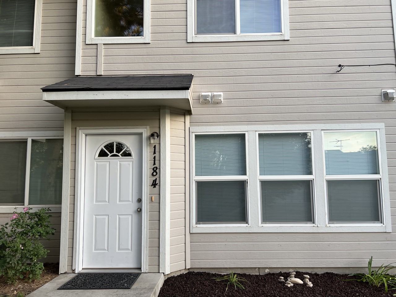 1184 W Art Ct #NA - Photo 2 of 14