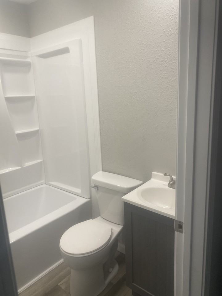 1000 W Victor St #NA - Photo 2 of 10