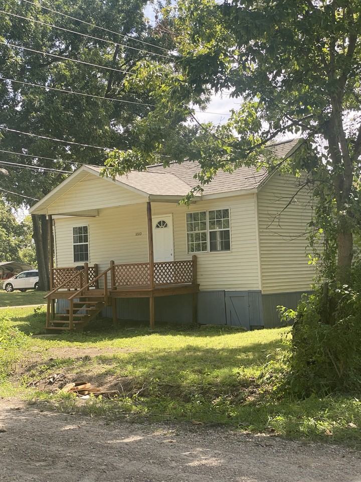 1000 W Victor St #NA - Photo 3 of 10