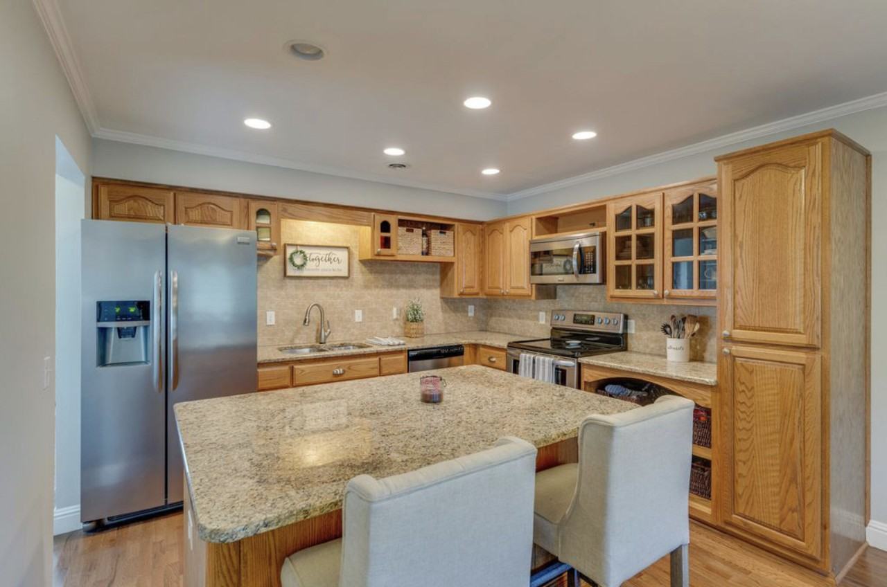 1029 Heritage Dr - Photo 2 of 23