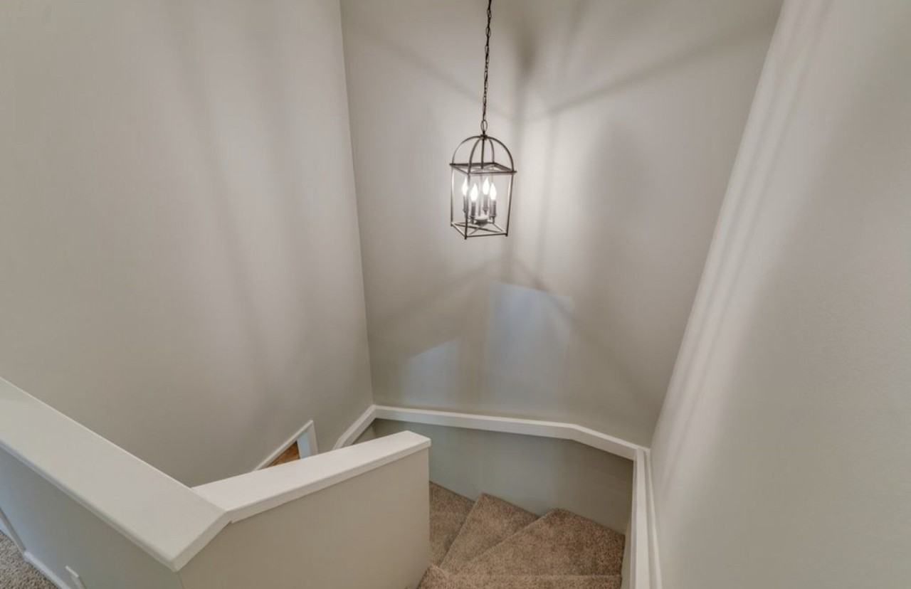 1029 Heritage Dr - Photo 3 of 23
