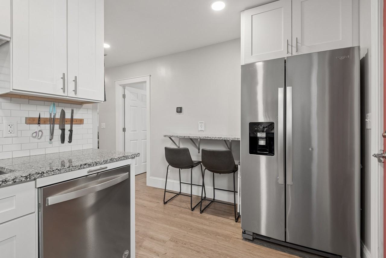 2326 Fillmore St Ne #1 - Photo 3 of 3