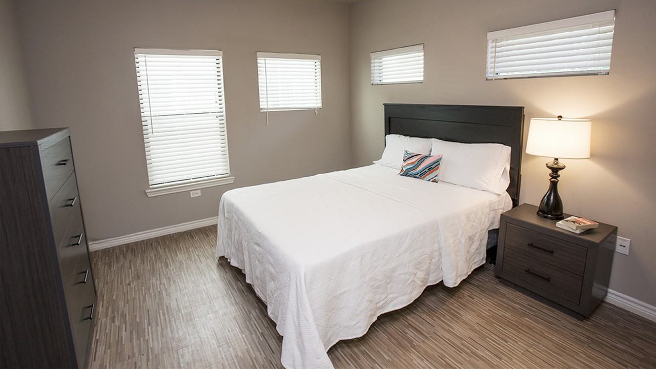 Student | Texan26 - Photo 3 of 39