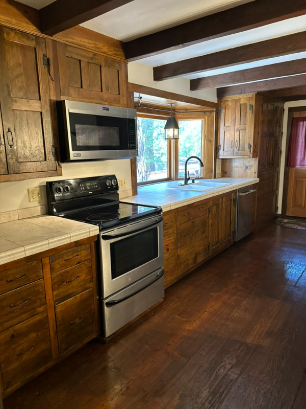 359 Alpine Dr - Photo 3 of 13