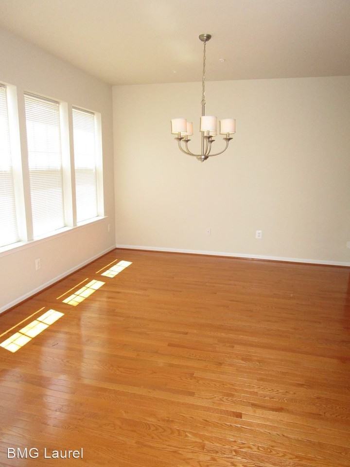 1114 Red Hawk Way - Photo 3 of 19