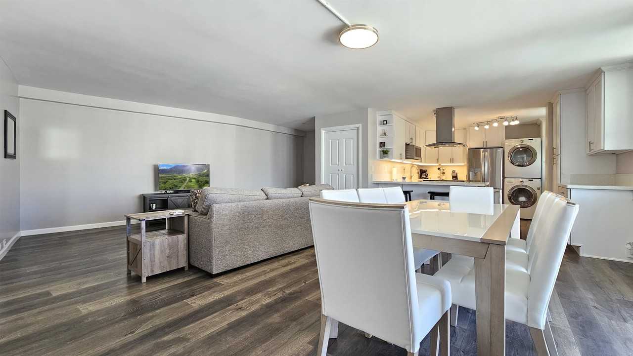 222 Liliuokalani Ave #1403 - Photo 4 of 30