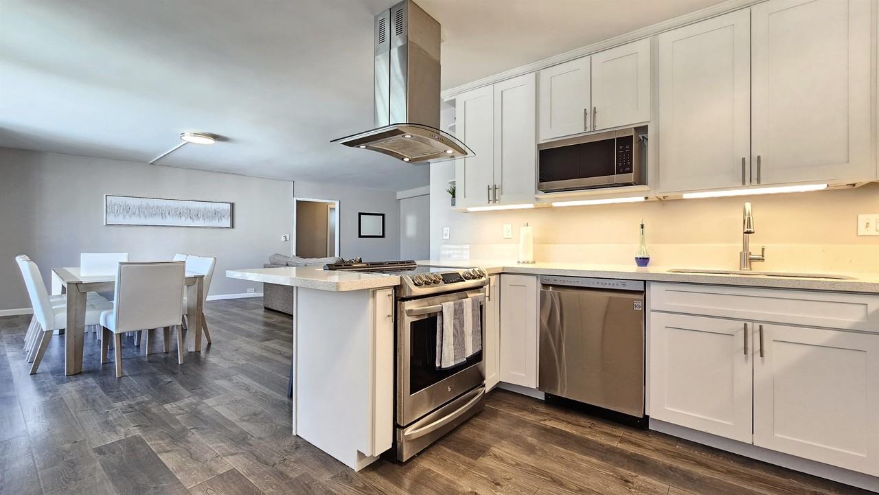 222 Liliuokalani Ave #1403 - Photo 7 of 30