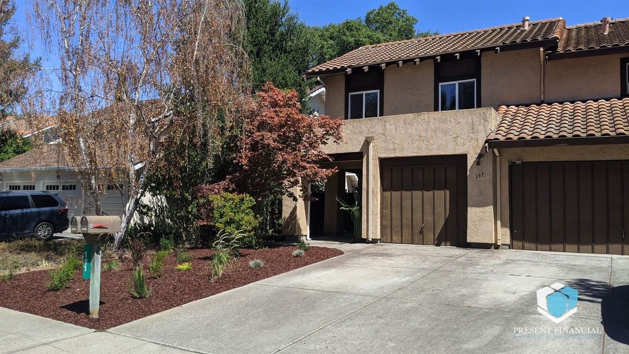 191 Easy Street - Photo 2 of 21