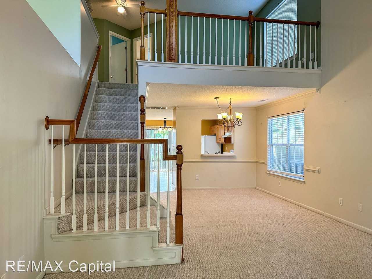 330 Town Pointe Way - Photo 3 of 29