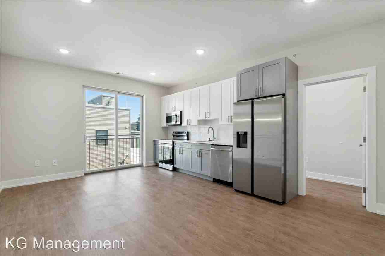 723 N 35th Street - Photo 3 of 25