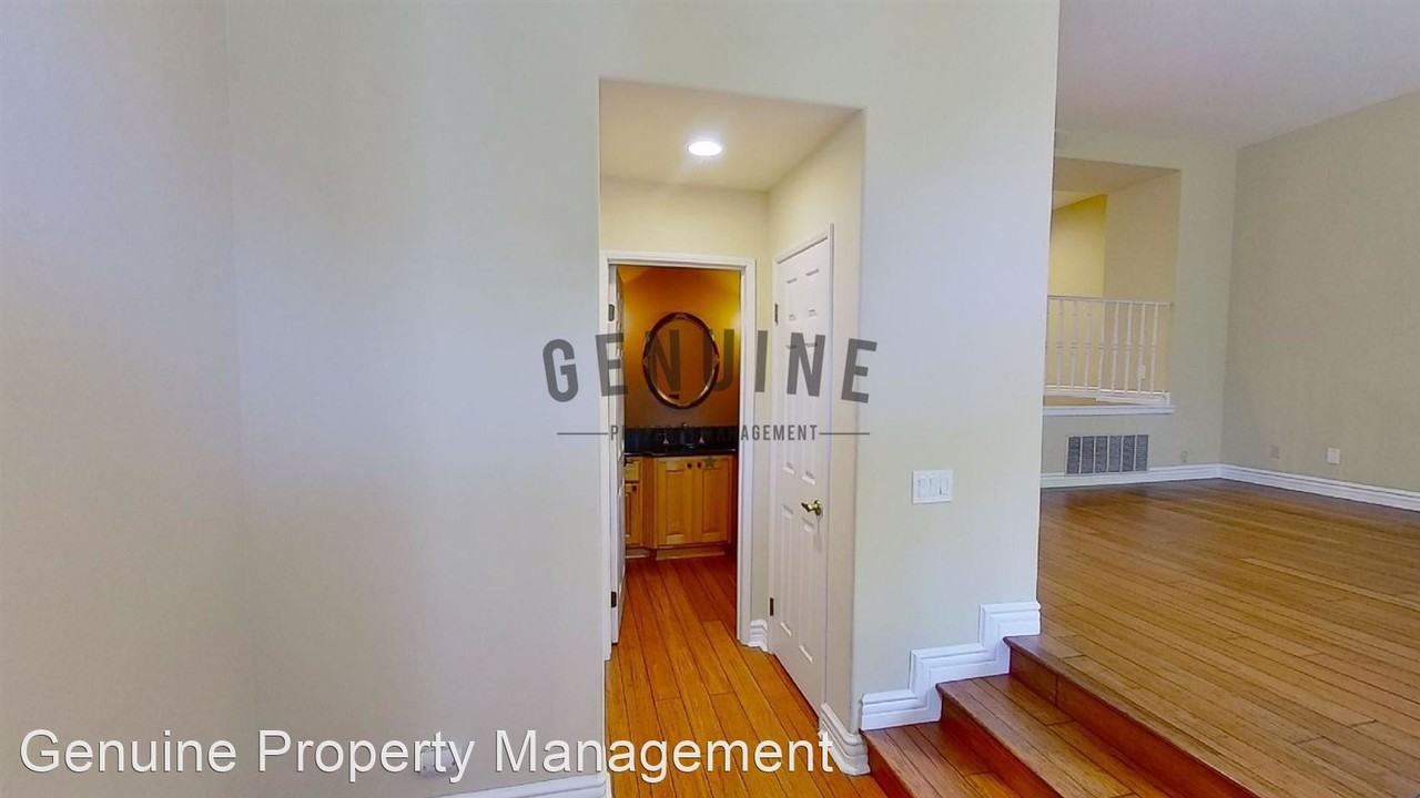 6046 Shadowbrook Cir - Photo 3 of 49