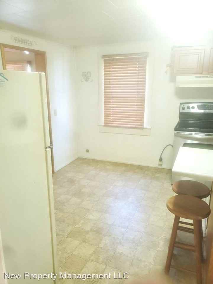 1112 3rd Ave South - Photo 2 of 3