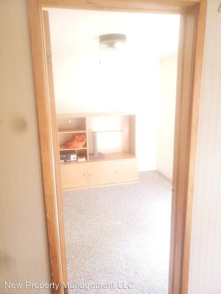 1112 3rd Ave South - Photo 3 of 3