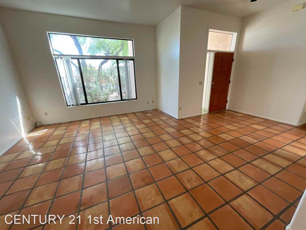 1090 S Riparian Ave - Photo 3 of 31