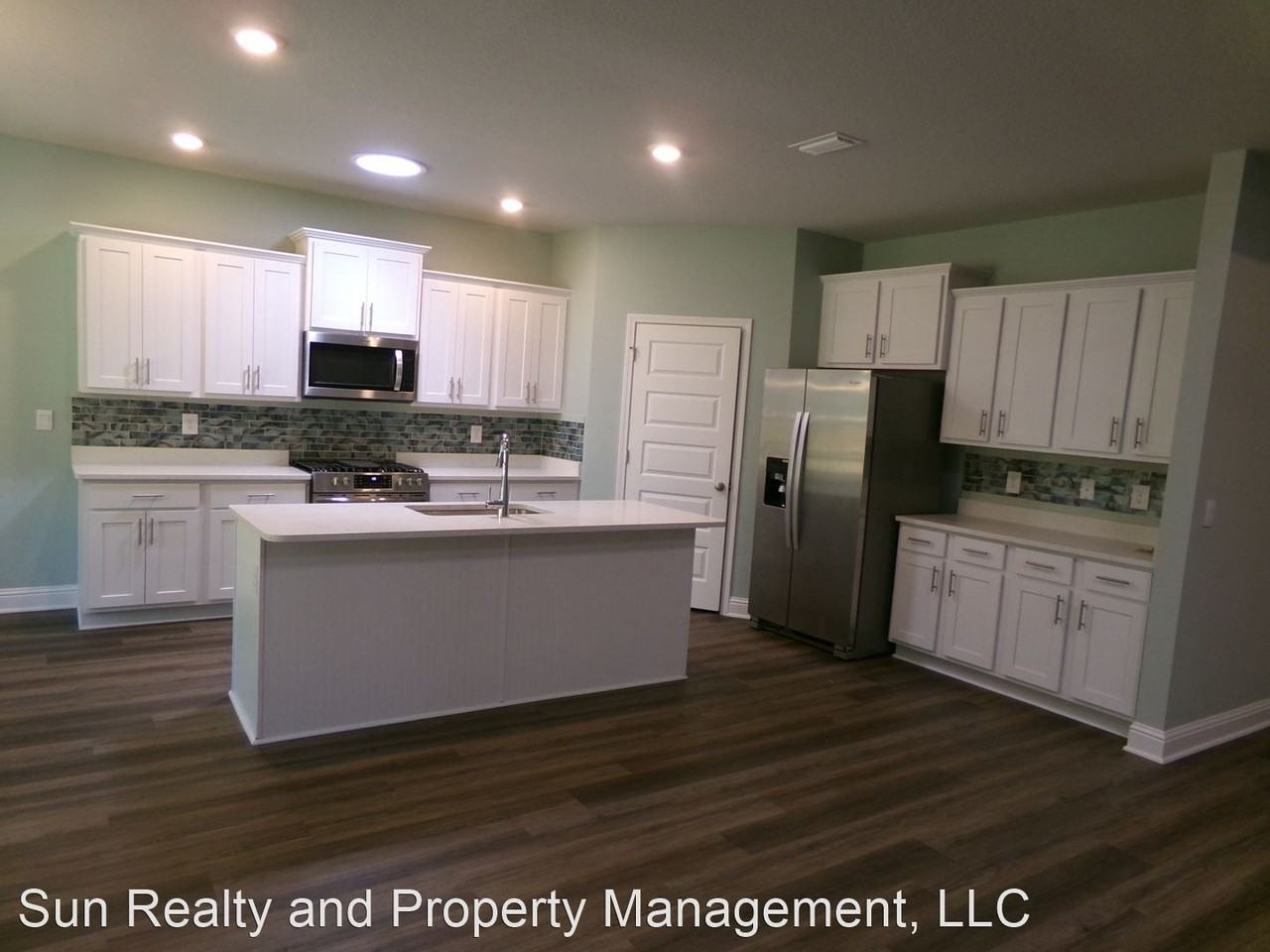 26891 Port Washington Ln - Photo 3 of 19
