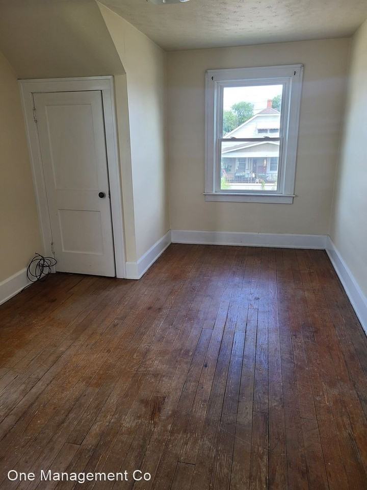 344 Massie Ave - Photo 3 of 7