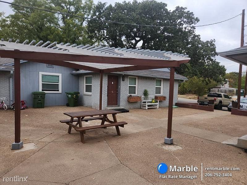 501 Nw 6th St - Photo 3 of 10