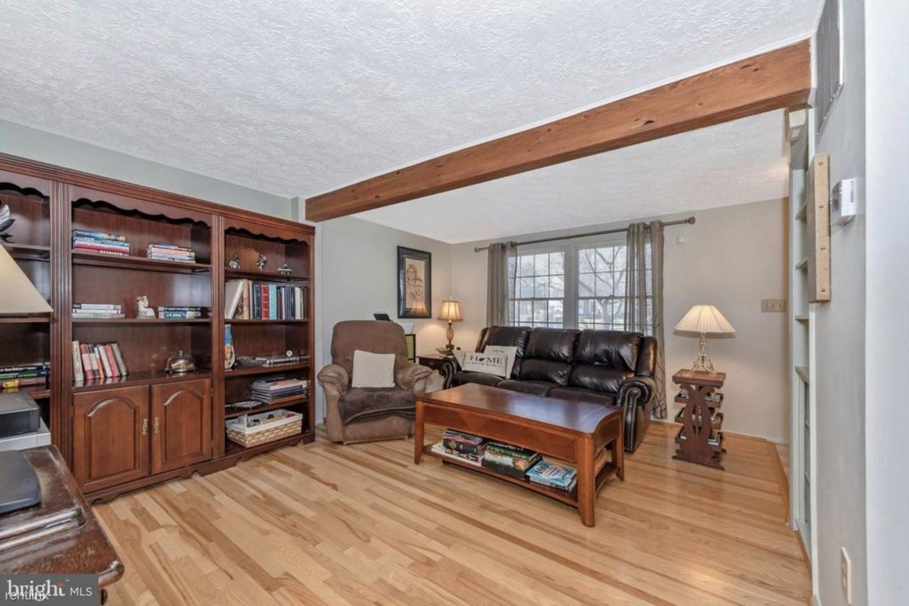 6062 Cedar Wood Dr - Photo 3 of 38