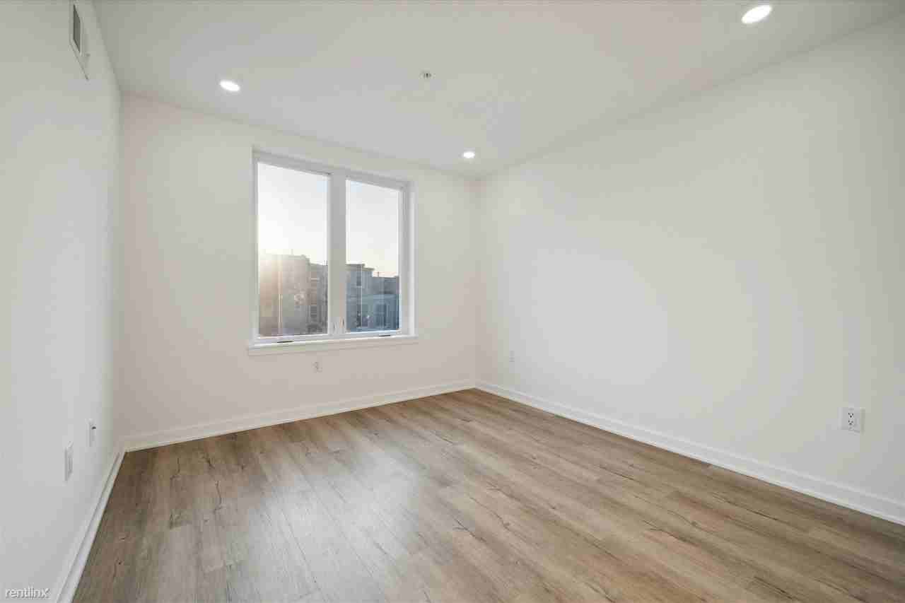 1820 N 18th St #D - Photo 3 of 15