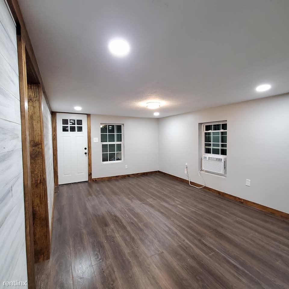 1811 N Church St - Photo 2 of 15