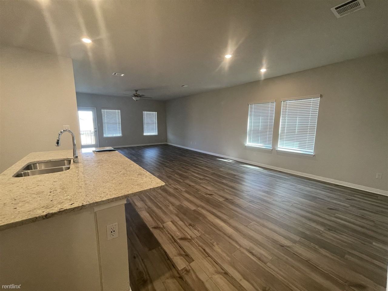 1020 View Dr - Photo 2 of 18
