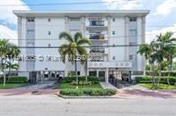 8101 Crespi Blvd - Photo 2 of 18