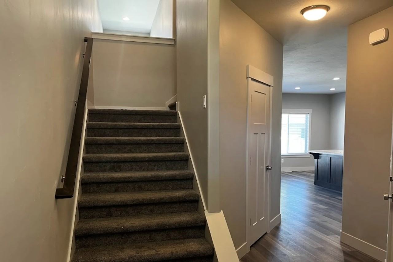 1041 Villa Vista Dr - Photo 3 of 15