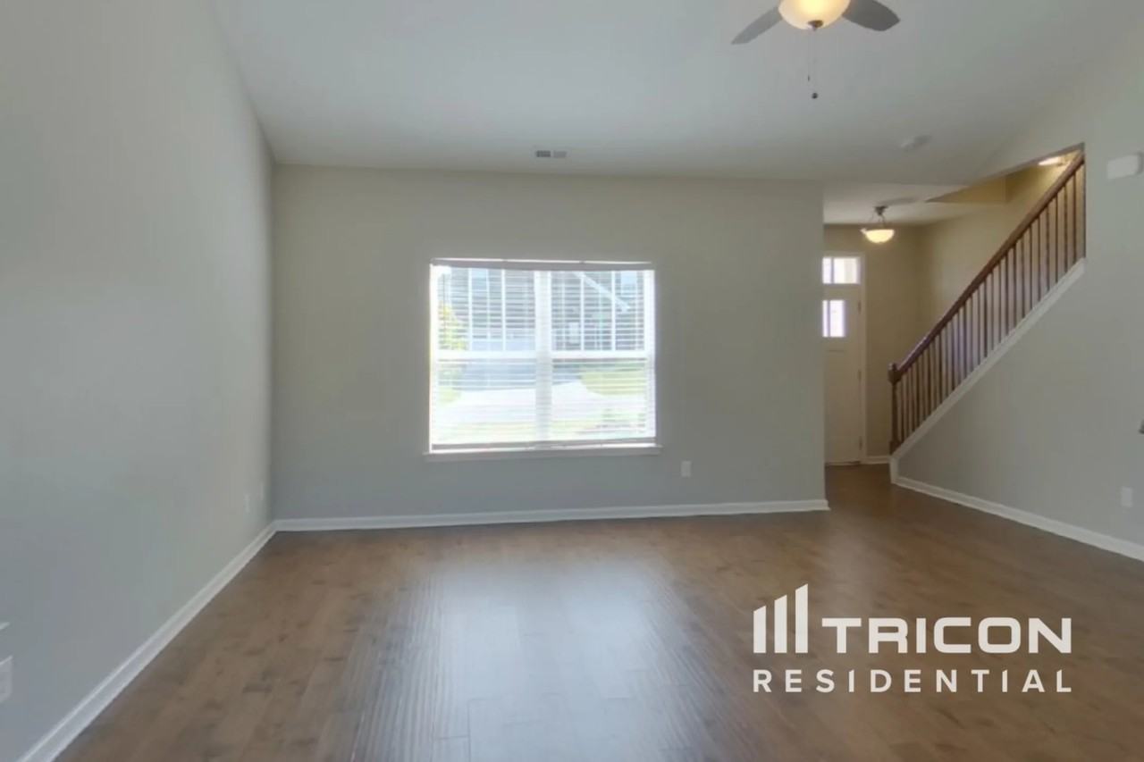 328 Wyburn Pl - Photo 3 of 32