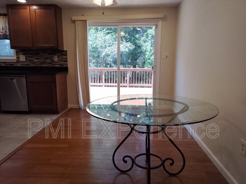 204 Taurus Dr - Photo 5 of 37