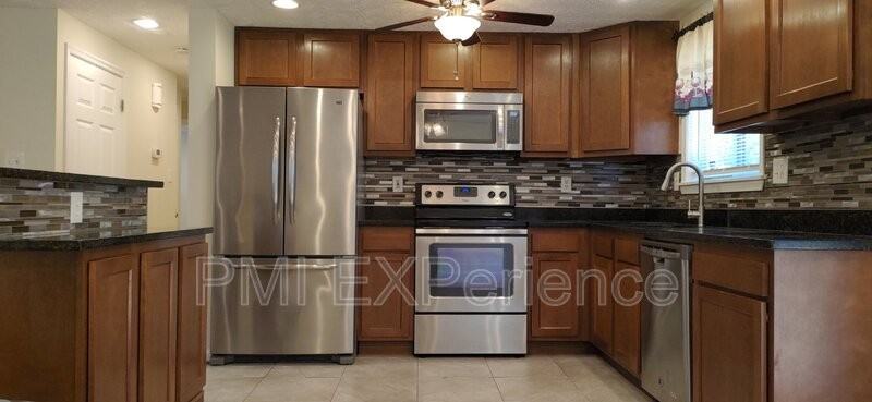 204 Taurus Dr - Photo 6 of 37