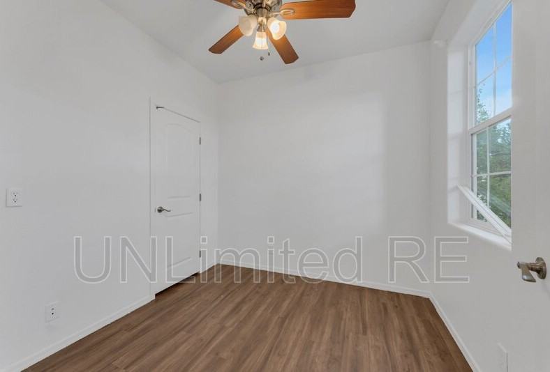 2443 W Pikes Peak Dr - Photo 6 of 17