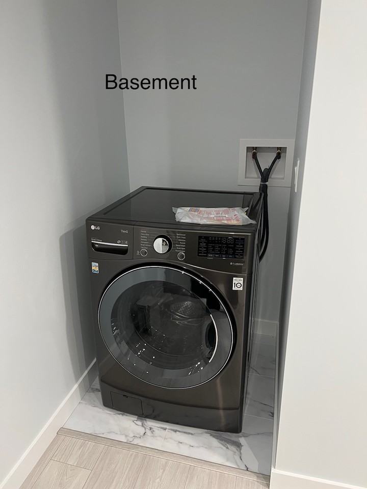 16660 32 Ave Sw Bsmt #Bsmt - Photo 4 of 10