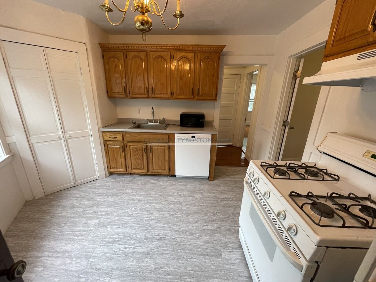 56 Montfern Ave #3 - Photo 2 of 21