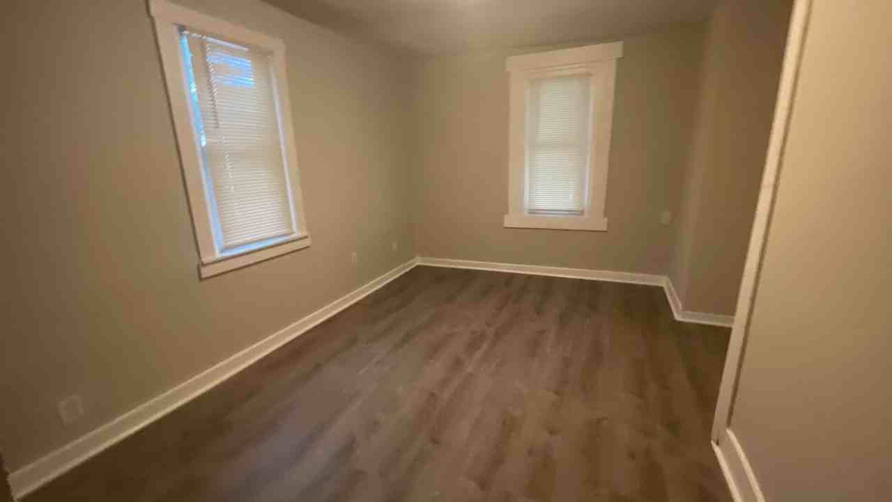 2122 E 82nd Ter - Photo 3 of 7