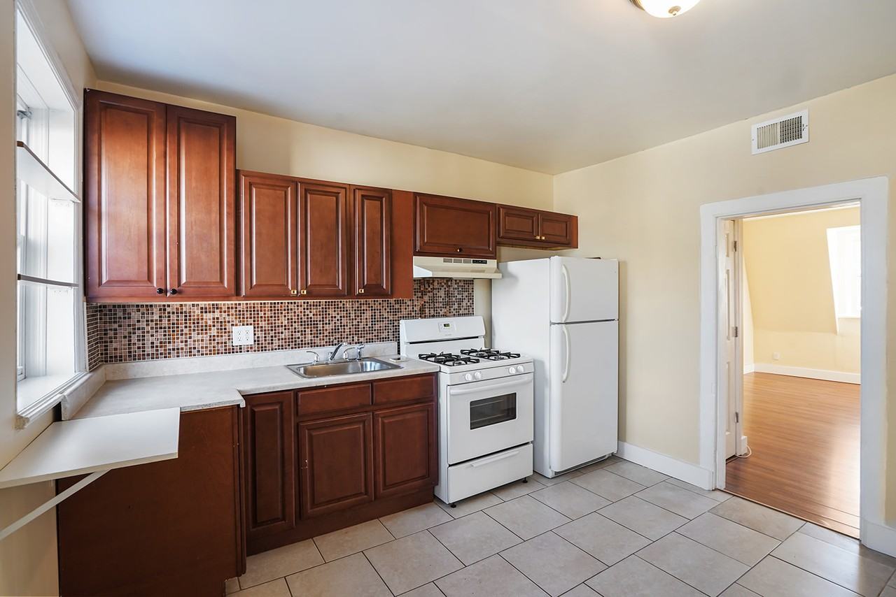 108 Bruen St #3 - Photo 3 of 12