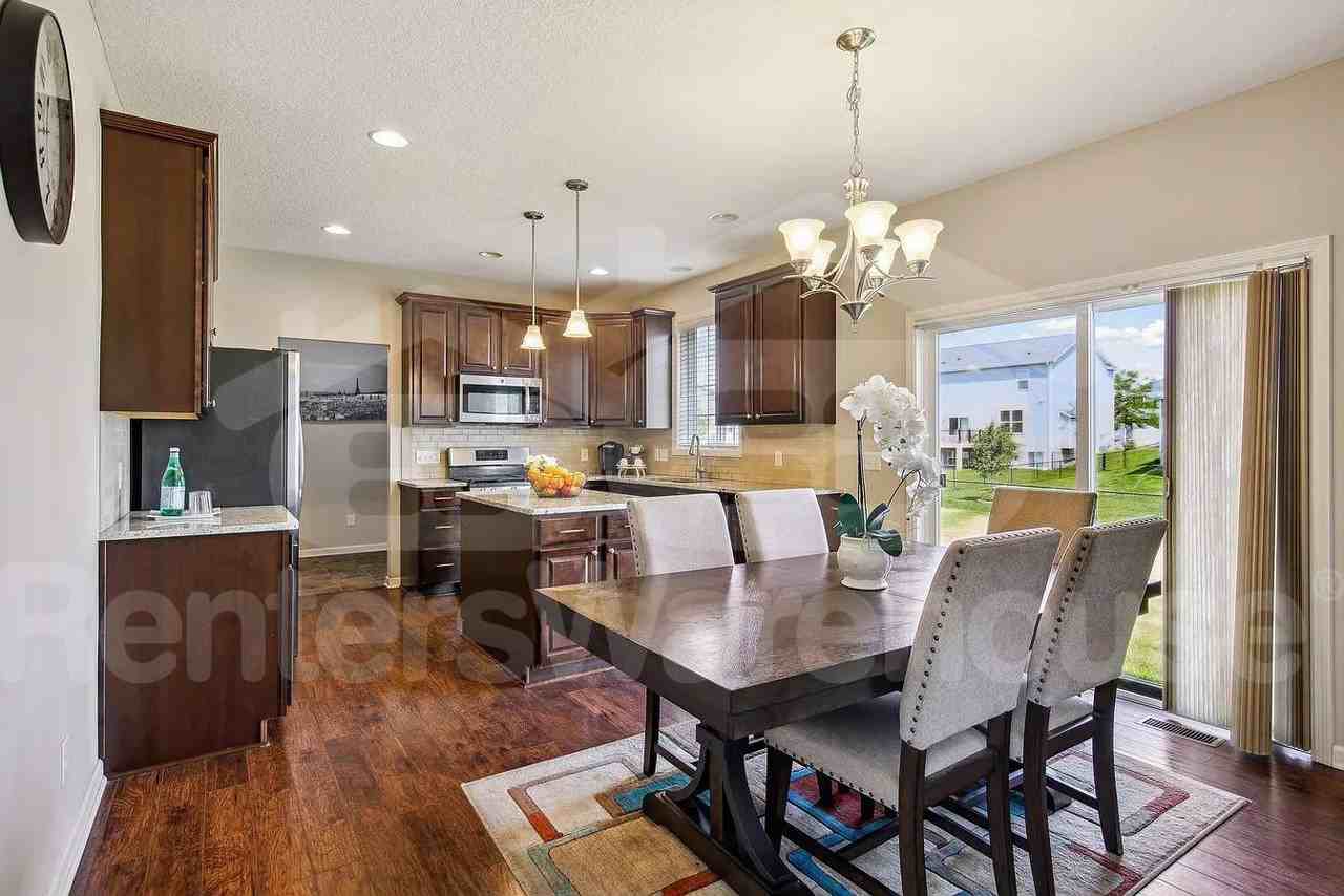 3161 129th Ave Ne - Photo 3 of 10