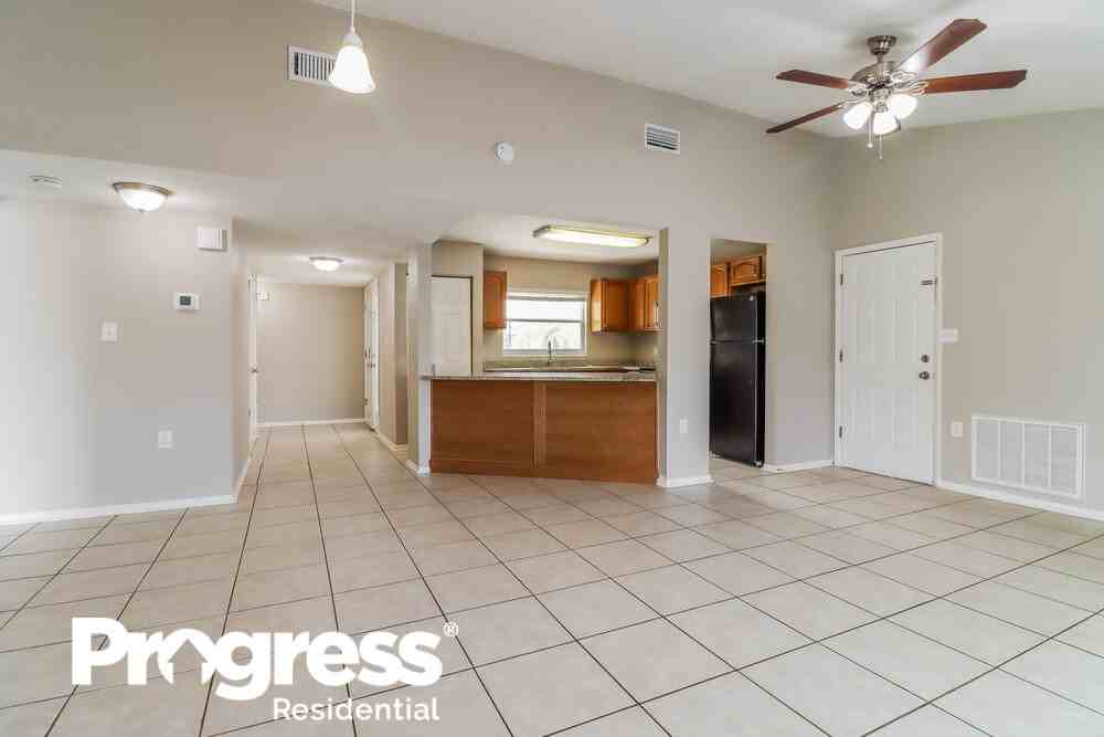 9403 Barrington Ln - Photo 3 of 16