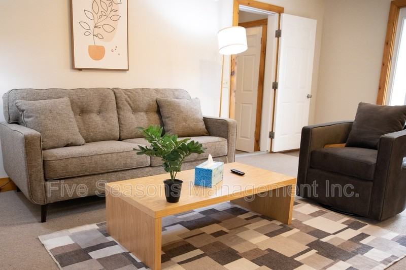 328 Browns Trce - Photo 4 of 12